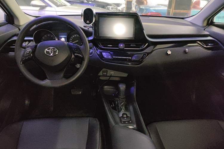 Used Toyota IZOA 2022 2.0L Yixing Version Interior 2