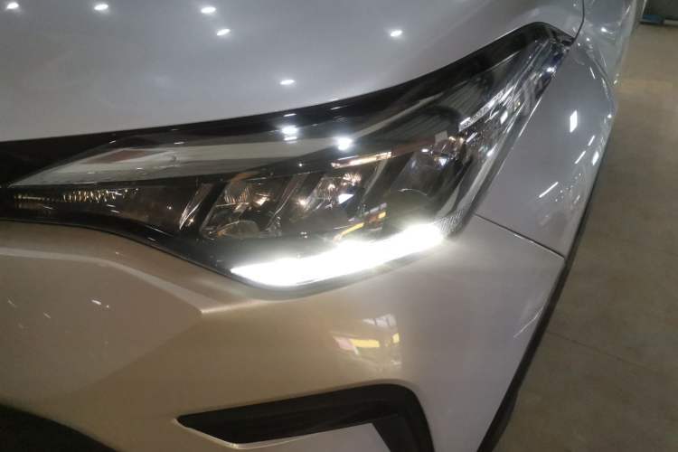 Used Toyota IZOA 2022 2.0L Yixing Version Left Front Headlight