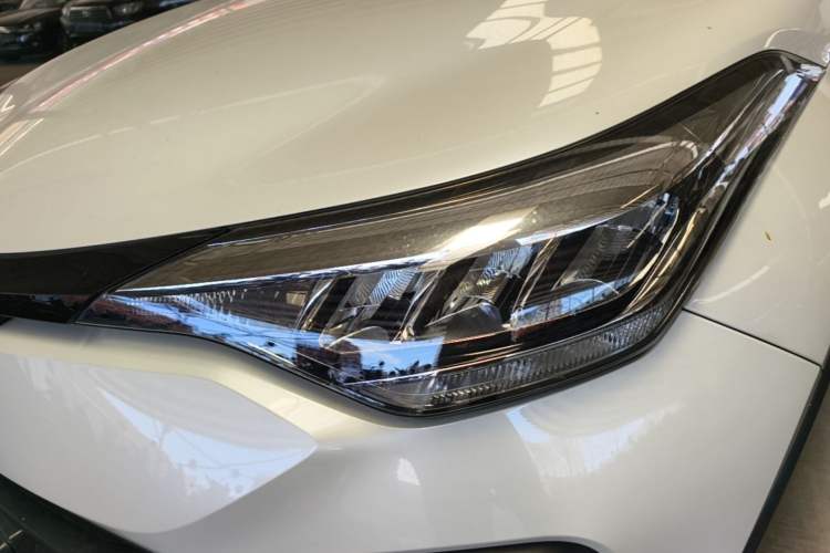 Used Toyota IZOA 2022 2.0L Yixing Version Left Front Headlight