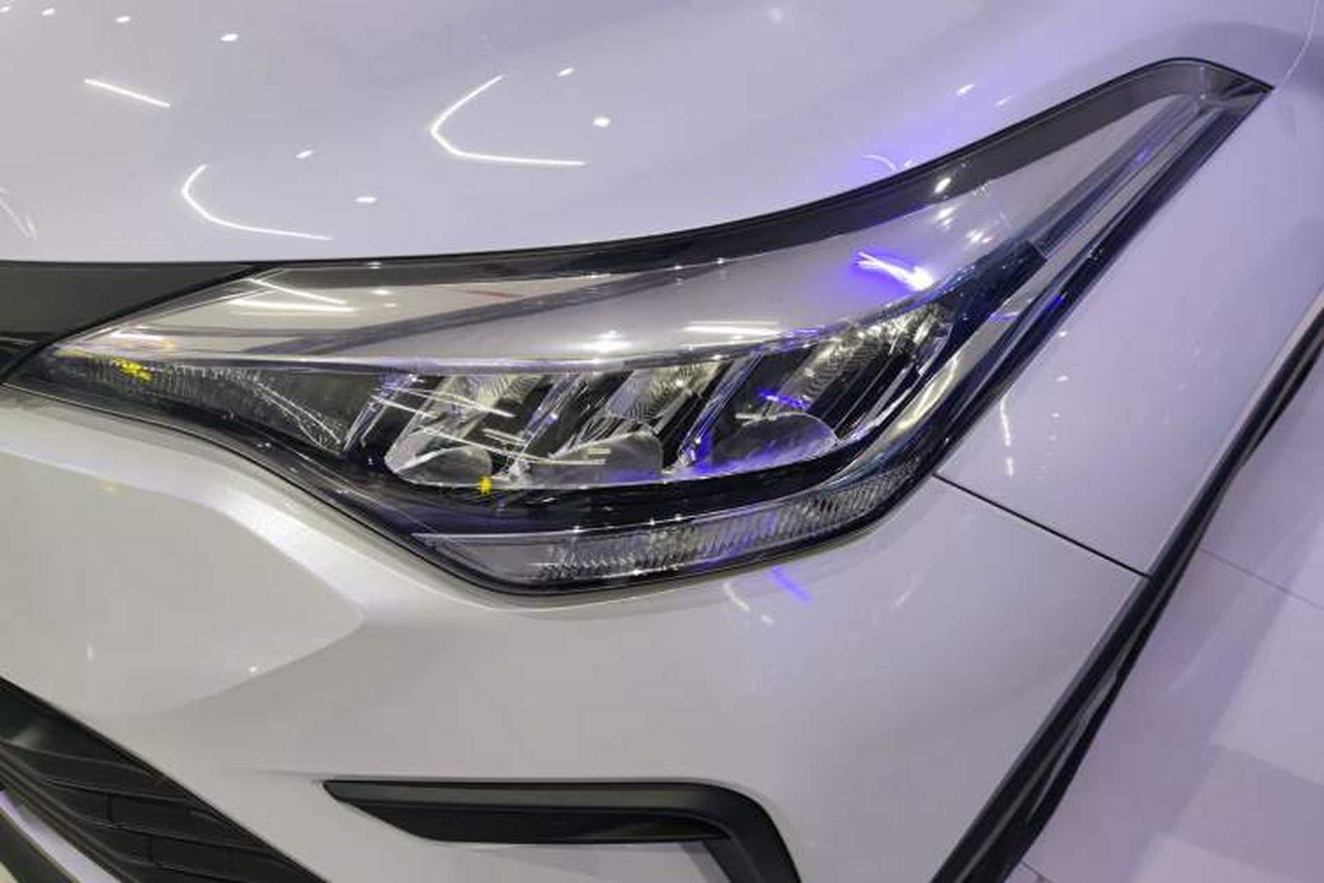 Used Toyota IZOA 2022 2.0L Yixing Version Left Front Headlight
