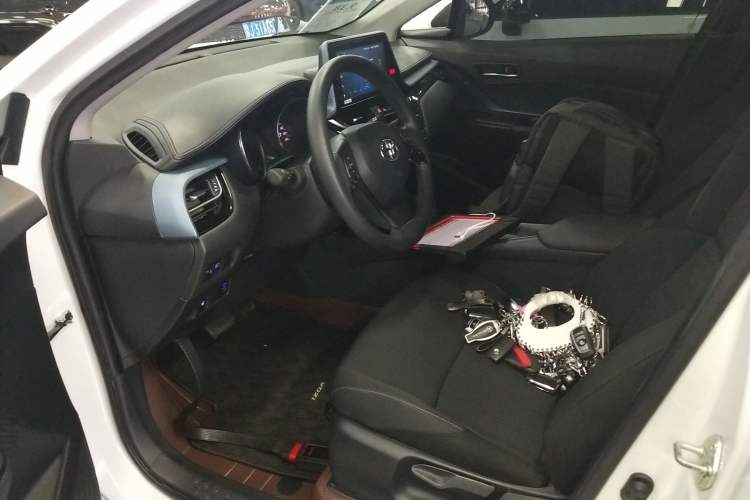 Used Toyota IZOA 2022 2.0L Yixing Version Left Front Seat