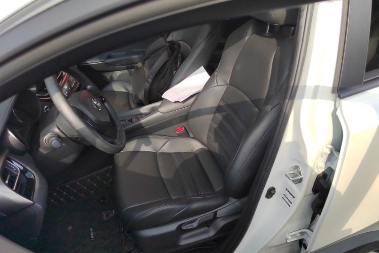 Used Toyota IZOA 2022 2.0L Yixing Version Left Front Seat