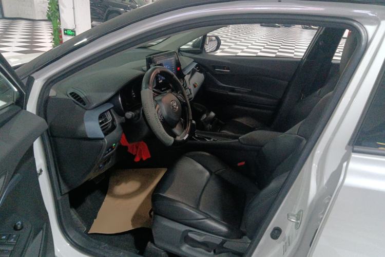 Used Toyota IZOA 2022 2.0L Yixing Version Left Front Seat