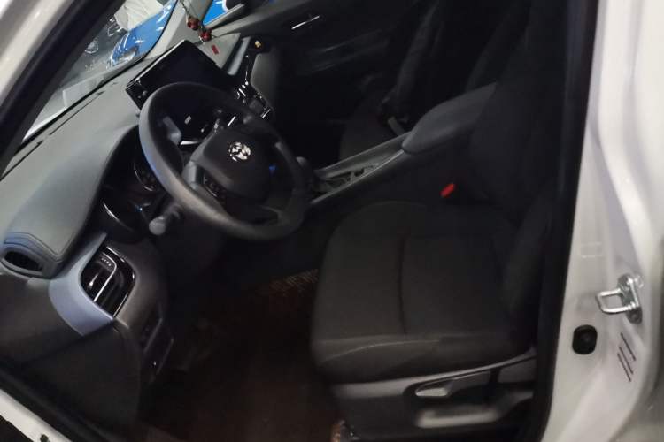 Used Toyota IZOA 2022 2.0L Yixing Version Left Front Seat