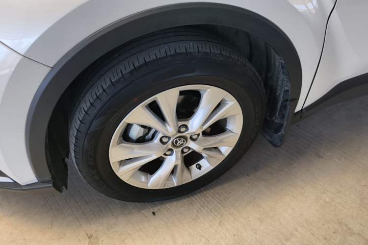 Used Toyota IZOA 2022 2.0L Yixing Version Left Front Wheel Hub