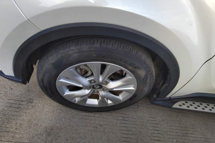 Used Toyota IZOA 2022 2.0L Yixing Version Left Front Wheel Hub