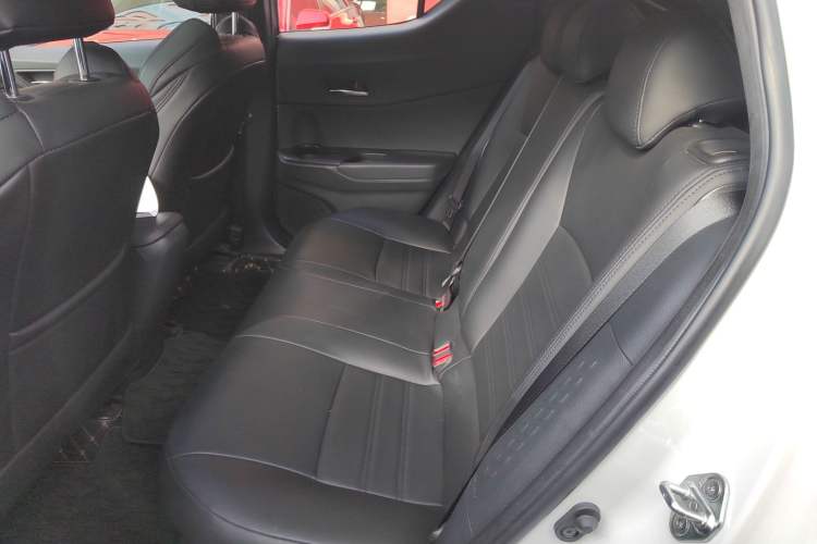 Used Toyota IZOA 2022 2.0L Yixing Version Left Rear Seat
