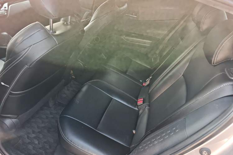 Used Toyota IZOA 2022 Dual-Motor 2.0L Yi Xing Edition Left Rear Seat