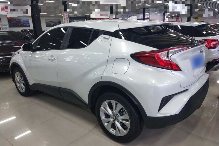 Used Toyota IZOA 2022 2.0L Yixing Version Left Side