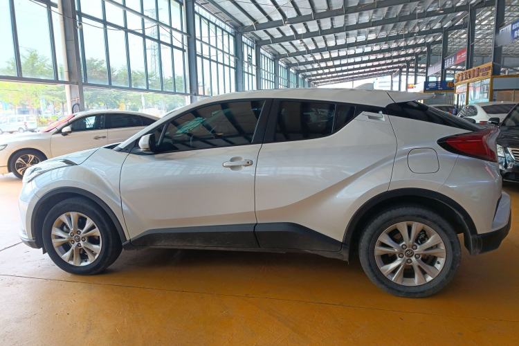Used Toyota IZOA 2022 2.0L Yixing Version Left Side