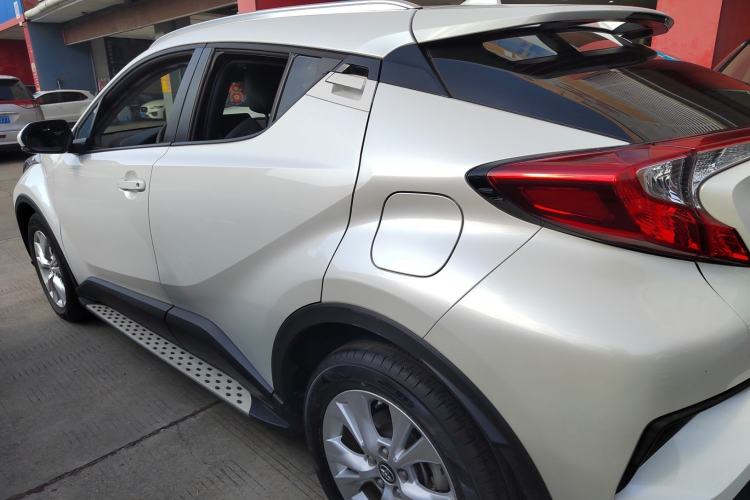 Used Toyota IZOA 2022 2.0L Yixing Version Left Side