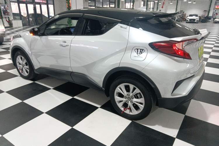 Used Toyota IZOA 2022 2.0L Yixing Version Left Side