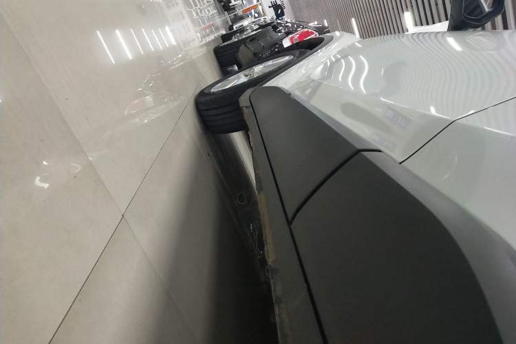 Used Toyota IZOA 2022 2.0L Yixing Version Left Side Sill