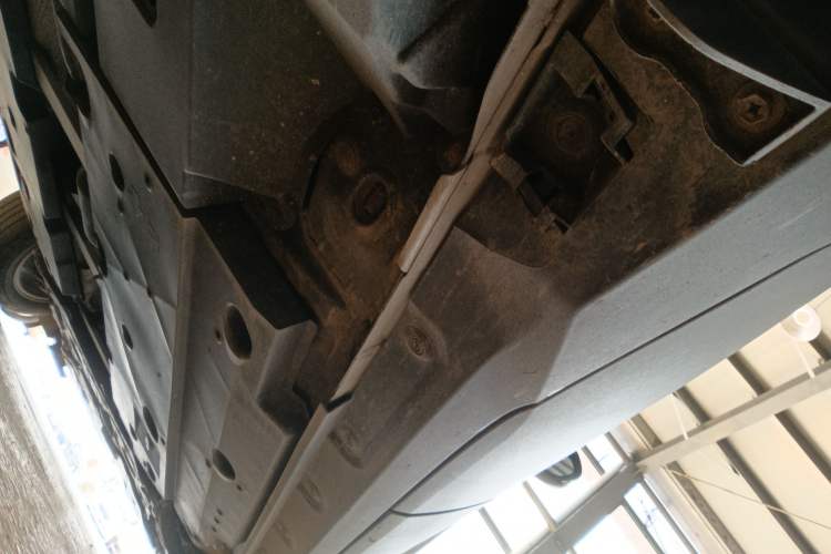 Used Toyota IZOA 2022 2.0L Yixing Version Left Side Sill