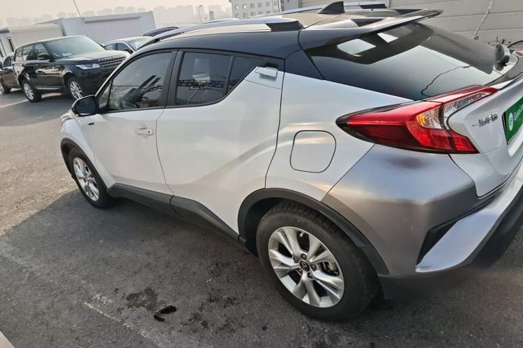 Used Toyota IZOA 2022 Dual-Motor 2.0L Yi Xing Edition Left Side