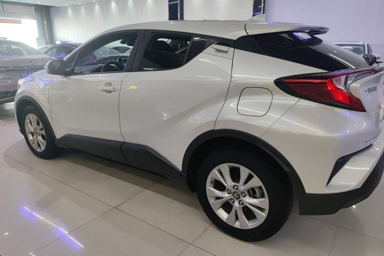 Used Toyota IZOA 2022 2.0L Yixing Version Left Side