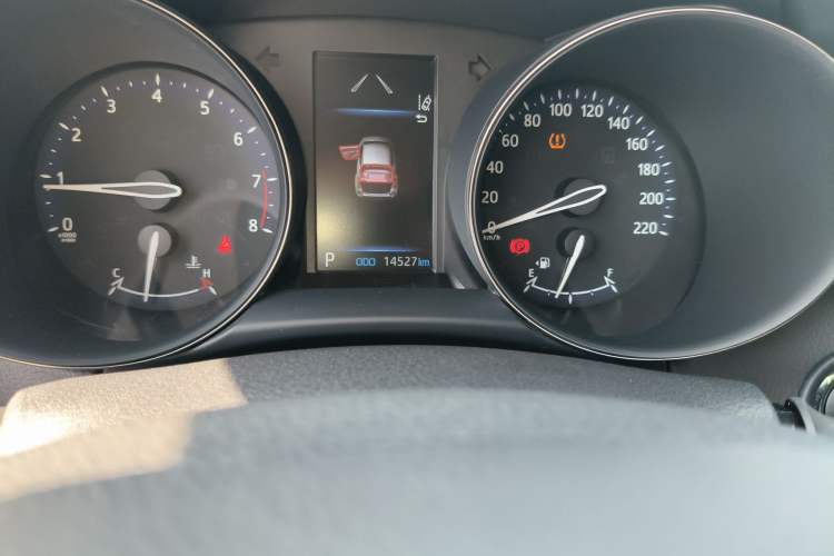 Used Toyota IZOA 2022 2.0L Yixing Version Odometer Close Up