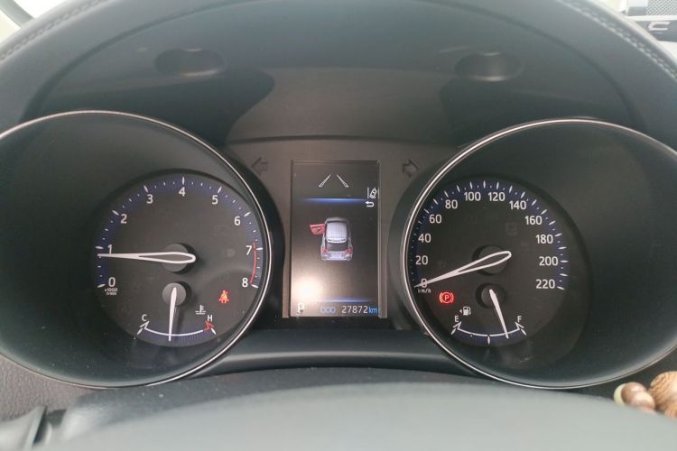 Used Toyota IZOA 2022 2.0L SPORT Edition Odometer Close Up
