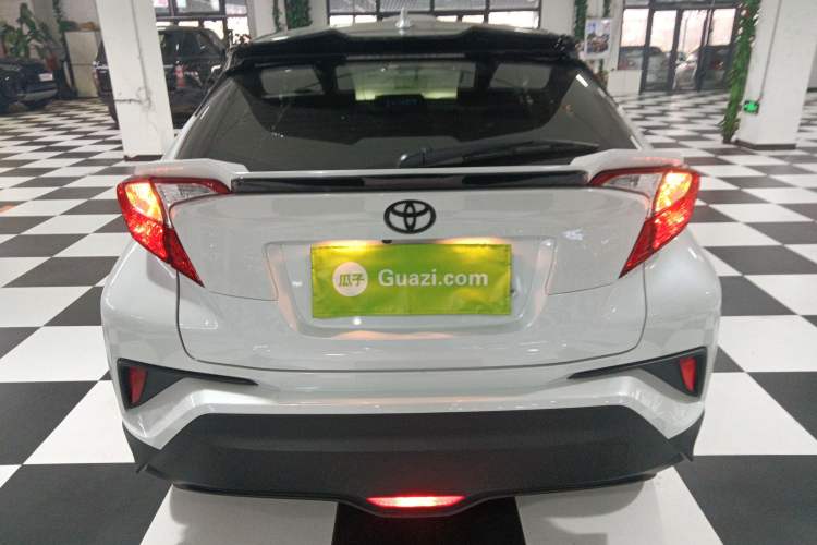 Used Toyota IZOA 2022 2.0L Yixing Version Rear