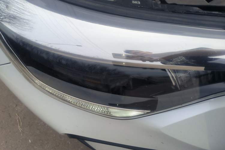 Used Toyota IZOA 2022 2.0L Yixing Version Right Front Headlight