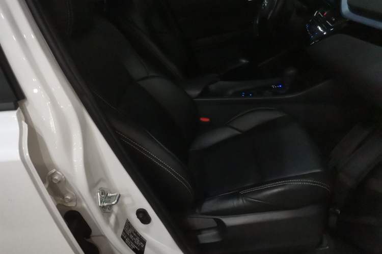 Used Toyota IZOA 2022 2.0L Yixing Version Right Front Seat