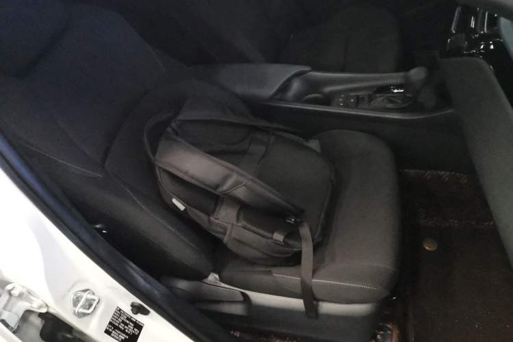 Used Toyota IZOA 2022 2.0L Yixing Version Right Front Seat