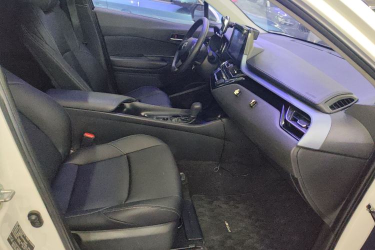 Used Toyota IZOA 2022 2.0L Yixing Version Right Front Seat