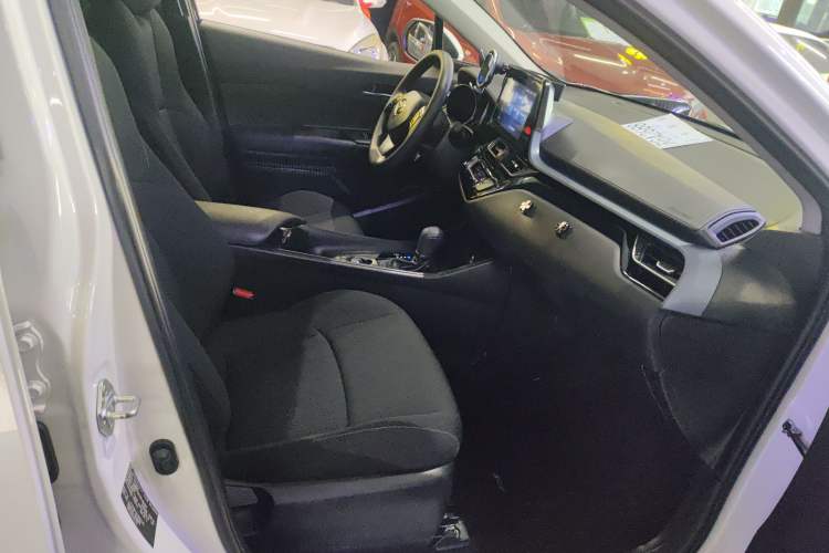 Used Toyota IZOA 2022 2.0L Yixing Version Right Front Seat