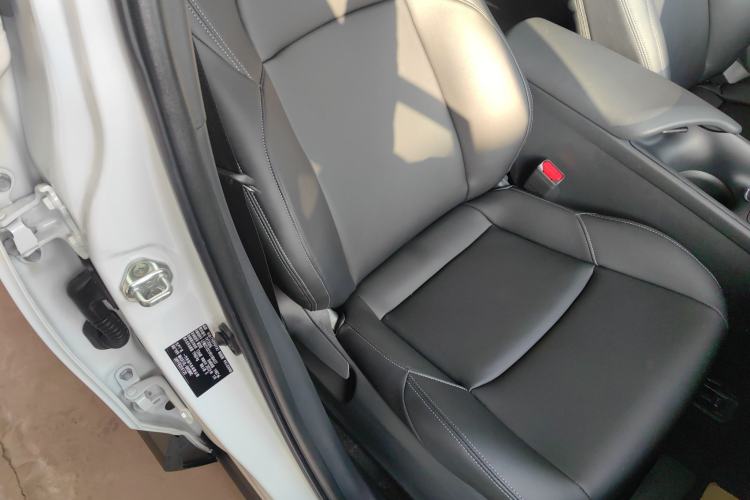 Used Toyota IZOA 2022 2.0L Yixing Version Right Front Seat
