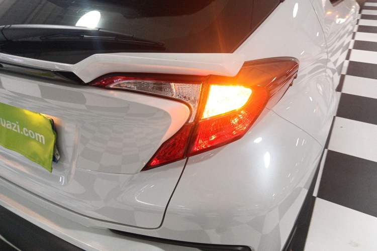 Used Toyota IZOA 2022 2.0L Yixing Version Right Rear Taillight