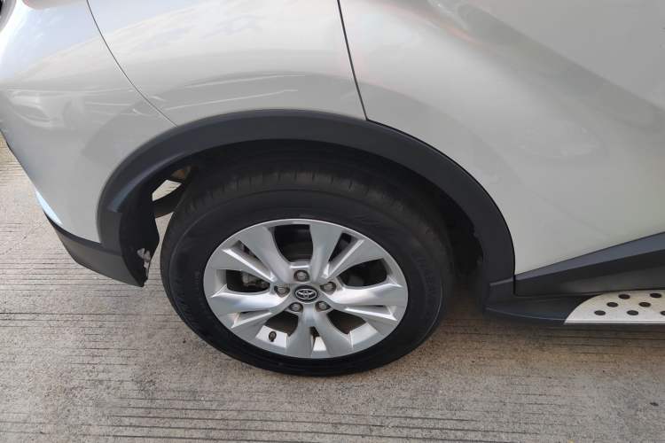 Used Toyota IZOA 2022 2.0L Yixing Version Right Rear Wheel Hub