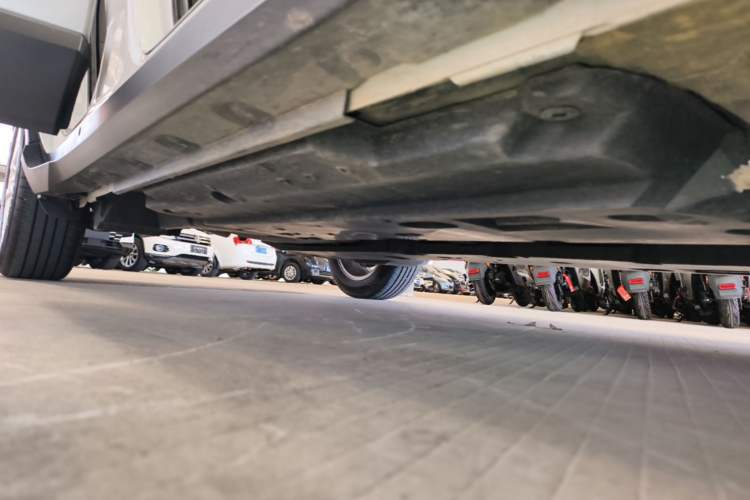 Used Toyota IZOA 2022 2.0L Yixing Version Right Side Sill
