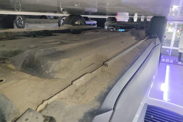 Used Toyota IZOA 2022 2.0L Yixing Version Right Side Sill