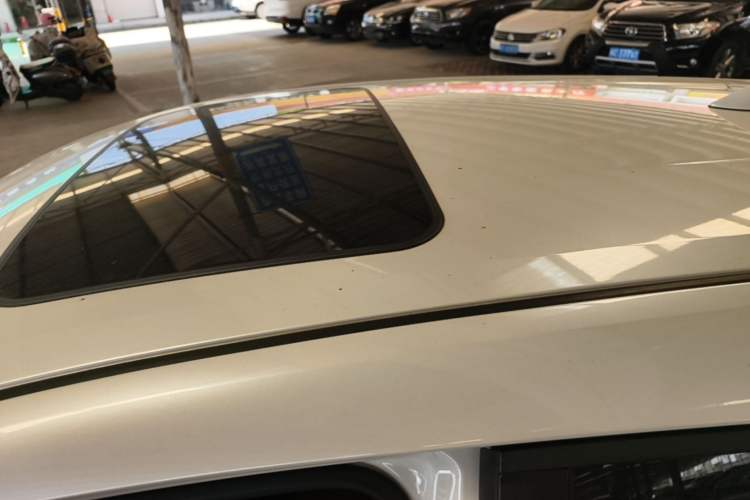 Used Toyota IZOA 2022 2.0L Yixing Version Roof
