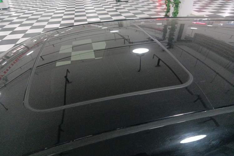 Used Toyota IZOA 2022 2.0L Yixing Version Roof