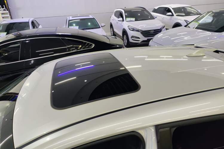 Used Toyota IZOA 2022 2.0L Yixing Version Roof