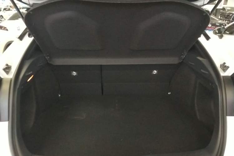 Used Toyota IZOA 2022 2.0L Yixing Version Trunk