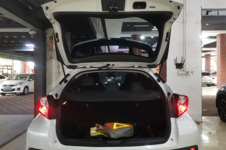 Used Toyota IZOA 2022 2.0L Yixing Version Trunk