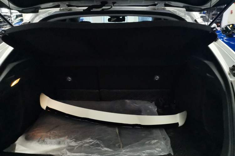 Used Toyota IZOA 2022 2.0L Yixing Version Trunk