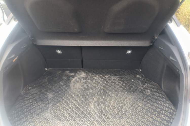 Used Toyota IZOA 2022 2.0L Yixing Version Trunk