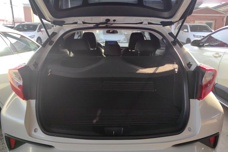 Used Toyota IZOA 2022 2.0L Yixing Version Trunk