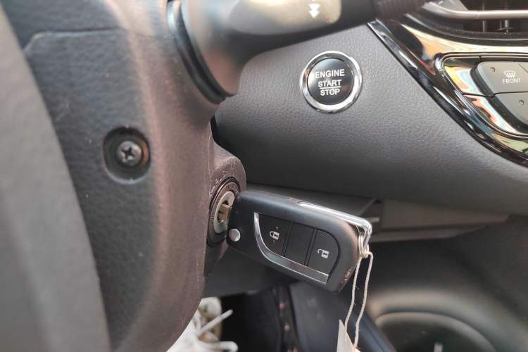 Used Toyota IZOA 2022 2.0L Yixing Version Vehicle Key