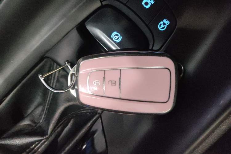 Used Toyota IZOA 2022 2.0L Yixing Version Vehicle Key