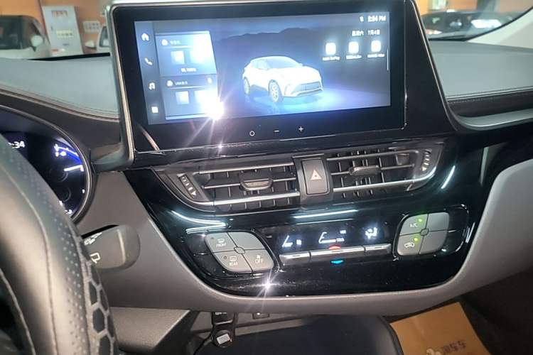 Used Toyota IZOA 2023 2.0L Yixing Version Audio And AC Panel