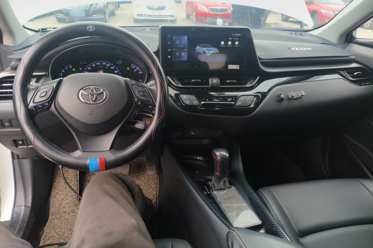 Used Toyota IZOA 2023 2.0L Yixing Version Center Console