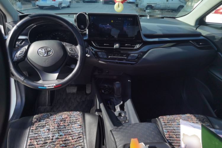 Used Toyota IZOA 2023 2.0L 20th Anniversary Platinum Edition Center Console