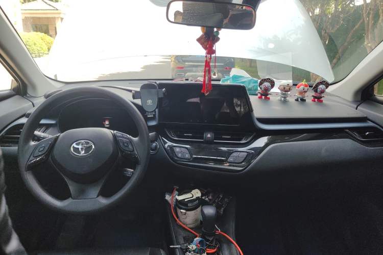 Used Toyota IZOA 2023 2.0L Enjoy Edition Center Console