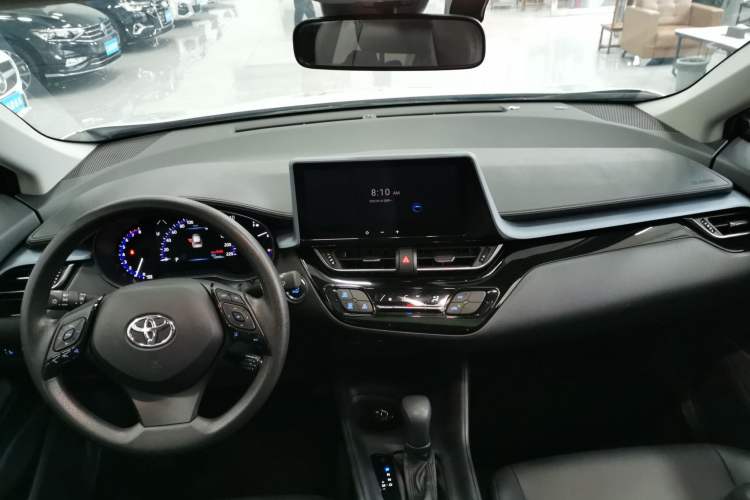 Used Toyota IZOA 2023 2.0L Enjoy Edition Center Console