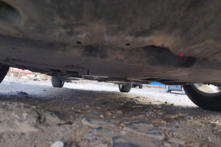 Used Toyota IZOA 2023 2.0L 20th Anniversary Platinum Edition Chassis Front