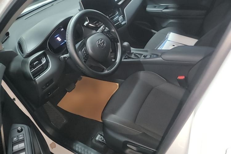 Used Toyota IZOA 2023 2.0L Yixing Version Driver Seat
